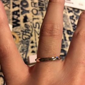 【Petit Marie(プチマリエ)の口コミ】 シルバーだけでは寂しいのでピンクゴールドの入った物を探しており、ちょ…