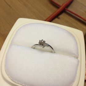 【俄(にわか)の口コミ】 旦那さんが気に入っていたのと、ダイヤが自分的に大き過ぎず、小さ過ぎず…