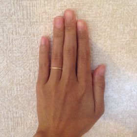 【MASATO INOUE(マサト イノウエ)】の口コミ 女性のマリッジリングでゴールドのハンマー仕上げは、まずかぶらないので自...