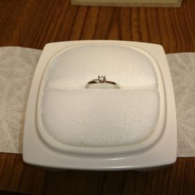 【俄(にわか)の口コミ】 雑誌やネットで指輪を探しているときに、木洩日・せせらぎのセットリング…