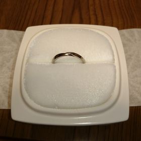 【俄(にわか)の口コミ】 彼女が最初に気になっていたのがニワカの指輪だったので。
見に行って着け…