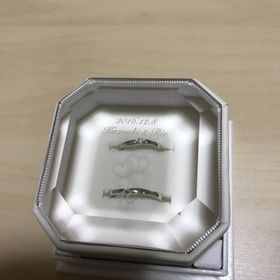【4℃ BRIDAL(ヨンドシーブライダル)の口コミ】 旦那が金属アレルギーなので、チタンかプラチナで探していました。純度の…