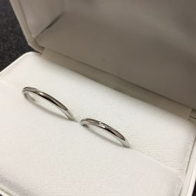 【工房　茶ぼうの口コミ】 細めのリングで、太めの指もほっそり見えるところがよかったです。
斜めに…