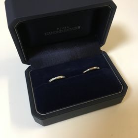 【銀座ダイヤモンドシライシの口コミ】 シンプルなデザインが気に入ったことと指輪をつけた時に違和感を感じなか…