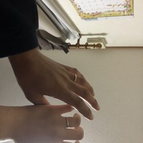 【銀座ダイヤモンドシライシの口コミ】 シンプルさが1番の決め手で、購入した結婚指輪は私たちの希望どうりのデザ…