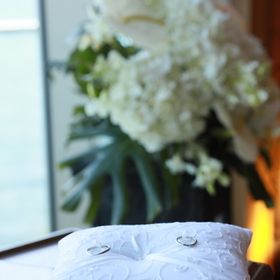 【ラザール ダイヤモンド(LAZARE DIAMOND)の口コミ】 いろんなタイプをはめさせていただき、指にはめたときのデザイン、指がす…