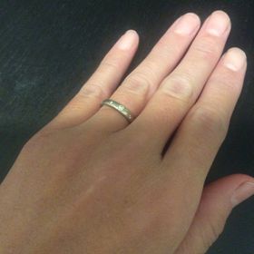 【STAR JEWELRY(スタージュエリー)の口コミ】 シンプルで毎日つけていられる指輪で、0.09カラットのダイヤモンドが入っ…