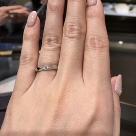 【ブシュロン(BOUCHERON)の口コミ】 結婚指輪はシンプルなものが多いので、他の人と区別しにくい所があります…