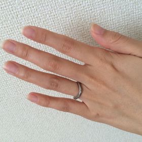 【１／ｆ エフブンノイチの口コミ】 細身でシンプルなデザインが気に入り、購入しました。シンプルですが、一…