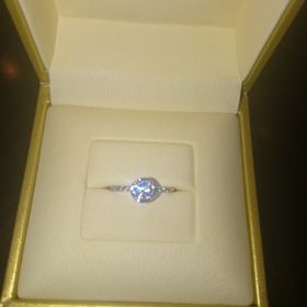 【ピアジェ(PIAGET)の口コミ】 お互い30代後半。

普段からアクセサリーを身につける私は
こういう形はキ…