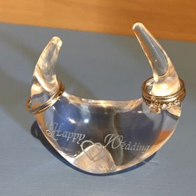 【TASAKI(タサキ)の口コミ】 TASAKIで婚約指輪を決めた際に、シンプルだけど洗練された素敵なデザイン…