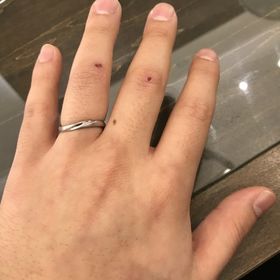【JEWELRY  KAMATA(ジュエリーかまた)の口コミ】 シンプルな指輪だが、一つの指輪でも光沢の加減を調節することで、何通り…