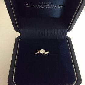 【銀座ダイヤモンドシライシの口コミ】 最初に店員さんがいくつか持って来ていただいたものの中に、こちらのスズ…