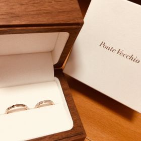 【Ponte Vecchio(ポンテヴェキオ)の口コミ】 ダイヤが服に引っ掛からない！

ダイヤが全面(ハーフ)に埋め込まれている…