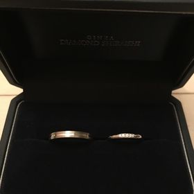 【銀座ダイヤモンドシライシの口コミ】 ストレートでゴージャスすぎないのを探していました。ストレートで斜めに…