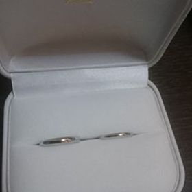 【WATANABE / 卸商社直営　渡辺の口コミ】 色んな指輪を試着しましたが、結局シンプルな物をセットにできることを決…
