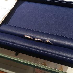 【銀座ダイヤモンドシライシの口コミ】 元々婚約指輪や結婚指輪は外国ブランドの派手なものではなく、日本のシン…