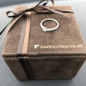 【PAVEO CHOCOLAT(パヴェオショコラ)の口コミ】 試着して一目惚れをしました‼︎
婚約指輪だけでもかわいい、結婚指輪と合わ…