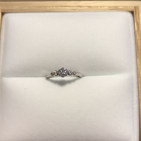 【Love Bond(ラブボンド)の口コミ】 彼と一緒に婚約指輪を選びに行きました。
細めのものを探していましたが、…