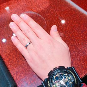 【JEWELRY  KAMATA(ジュエリーかまた)の口コミ】 シンプルなデザインを探していました。シンプルな中にもラインが入って仕…