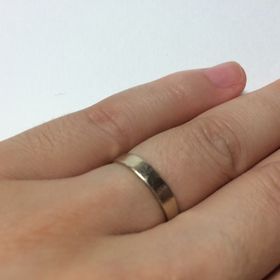 【yoshinob(ヨシノブ)】の口コミ シンプルなデザインで三通りのつけ方が出来るので手先の仕事をしている自分...