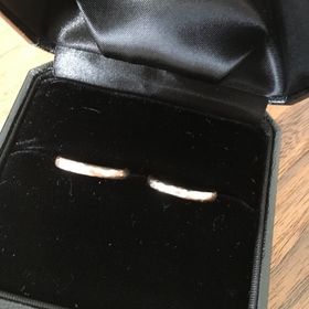 【SIENAROSE(シエナロゼ)の口コミ】 ゼクシー雑誌を見て広告のページでシエナさんの指輪を見ました。一目でこ…