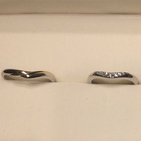 【ケイウノ ブライダル(K.UNO BRIDAL)の口コミ】 婚約指輪もケイウノさんでオーダーさせていただいたので、結婚指輪も同じ…