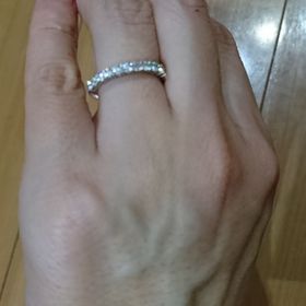 【アイプリモ(I-PRIMO)の口コミ】 正面からの輝きはもちろん、側面からの光にも反射するため、キラキラ眩し…