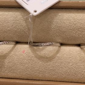 【Mariage ent(マリアージュエント)の口コミ】 いつも一緒、という意味のセットリングです。
男性の結婚指輪にもワンポイ…