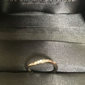 【ラザール ダイヤモンド(LAZARE DIAMOND)の口コミ】 ウェーブのあるデザインを探しておりなかなか他ブランドにはなかったため…