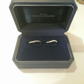 【銀座ダイヤモンドシライシの口コミ】 初めはもっとシンプルでダイヤのないものを見ていましたがしっくりくるも…