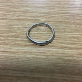 【俄(にわか)の口コミ】 一生に一度の買い物ですが長くつけ続けることを考えると、シンプルで目立…