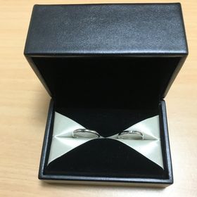 【エクセルコダイヤモンド(EXELCO DIAMOND)の口コミ】 指輪のデザインが気に入って購入しました。お店をいくつか周っている最中…