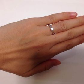 【カルティエ(Cartier)の口コミ】 最終的に主人が決めたのですが、どの角度から見ても素敵な輝きであること…