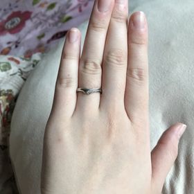 【アイプリモ(I-PRIMO)の口コミ】 まず、デザインが私の中でとても気に入りました。
ダイヤが大きく一つより…