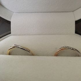 【A・D・A(エー・ディー・エー)の口コミ】 写真では分かりにくいですが、男性用はシルバーにゴールド、女性用はシル…