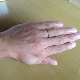 【4℃ BRIDAL(ヨンドシーブライダル)の口コミ】 夫婦ともにシンプルなデザインを好む傾向にあったので、これに即決しまし…