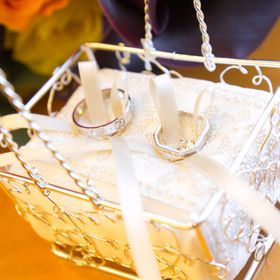 【グッチ(GUCCI)の口コミ】 角が四角く、8角形になっている個性的なデザインがとても可愛くて、人とあ…