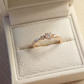 【AFFLUX(アフラックス)の口コミ】 シリーズの結婚指輪のデザインが気に入り、先に結婚指輪のみペアで購入を…