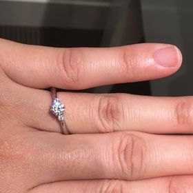 【ラザール ダイヤモンド(LAZARE DIAMOND)の口コミ】 私は8店のお店を回りましたが、ダイヤモンドの輝きがダントツでキレイでし…