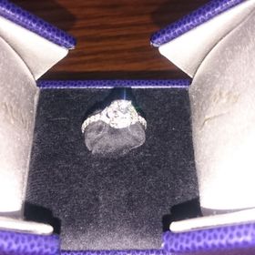 【ショーメ(CHAUMET)の口コミ】 はじめは中心のダイヤとその脇にダイヤが並ぶシンプルなデザインを購入し…