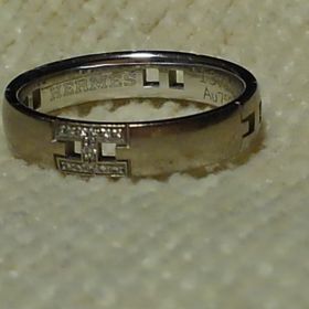 【エルメス(HERMES)の口コミ】 細くて華奢なデザインが好きなのですが、指が短めのせいか似合わなくて色…