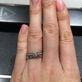 【ヴァン クリーフ＆アーペル(Van Cleef & Arpels)の口コミ】 エレガントかつ繊細で、スタイリッシュなデザインは、彼も好きだったよう…