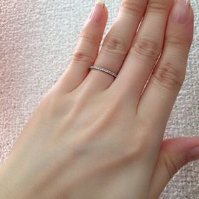 【STAR JEWELRY(スタージュエリー)の口コミ】 貰った婚約指輪と同じブランドで、組み合わせて楽しむ事が出来るデザイン…