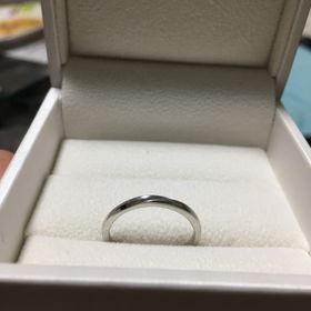 【アンジェリックフォセッテ(Angelique Fossette)の口コミ】 シンプルで着けやすい・細いので指輪に慣れていなくても違和感が少ない・…