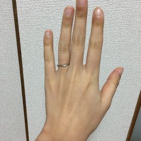 【アイプリモ(I-PRIMO)の口コミ】 細くて少しカーブのかかったデザインが綺麗で一目惚れしました。キラッと…
