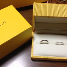 【ケイウノ ブライダル(K.UNO BRIDAL)の口コミ】 婚約指輪と一緒につけるときに隙間ができない指輪を探していました。
県外…