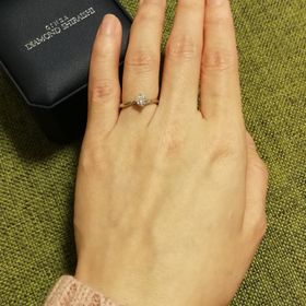 【銀座ダイヤモンドシライシの口コミ】 彼からスマイルプロポーズリングをサプライズでプレゼントされ、後日台座…