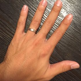 【カルティエ(Cartier)の口コミ】 派手でなく、シンプルでどんな服装にも似合う結婚指輪を探していたところ…