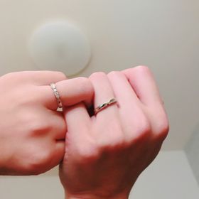 【エクセルコダイヤモンド(EXELCO DIAMOND)の口コミ】 １番の決め手となったのは、デザインでした。
レディースは王冠をモチーフ…